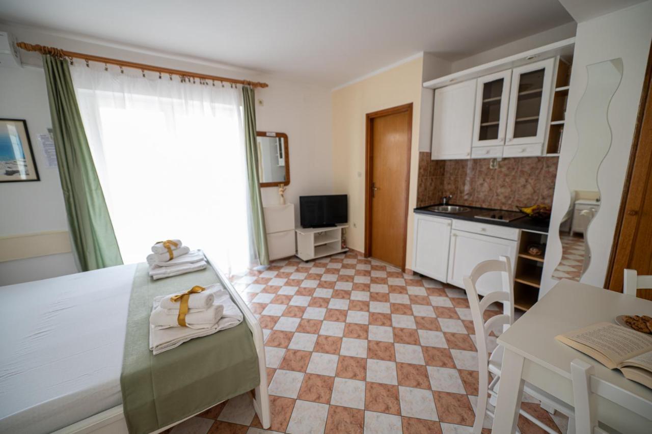 Apartmani Marin No1. Vodice Exterior foto